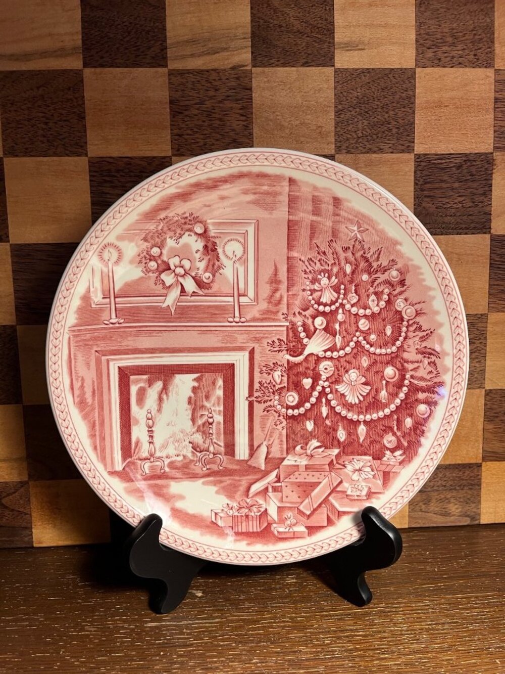 William Sonoma Wedgewood Christmas Scene Red Transferware Plate